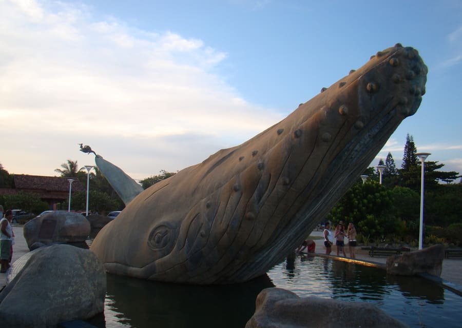 Praça da Baleia Rio das Ostras