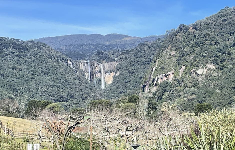 Cachoeira do Avencal visto da estrada 