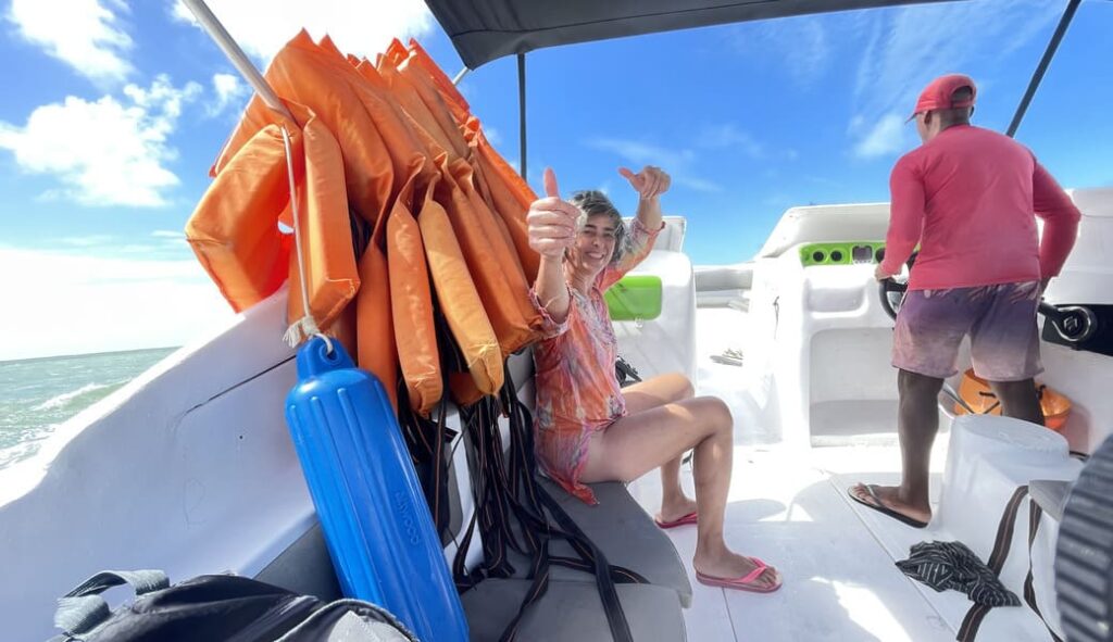 Travessia de Lancha para Ilha de Sto Aleixo